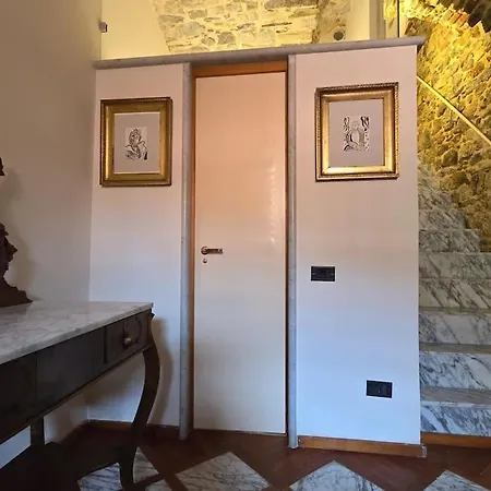 Apartament Favola, *