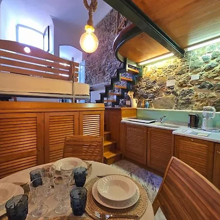 Favola, Apartamento *