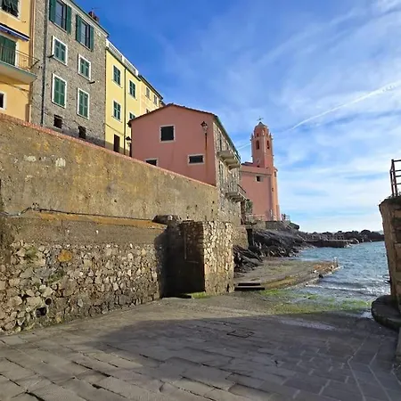 Favola, Appartamento Tellaro
